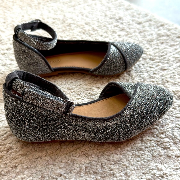 Old Navy Other - Old Navy Girls Silver Glitter Ankle Wrap Dress Shoes - Size 7- Gently Worn